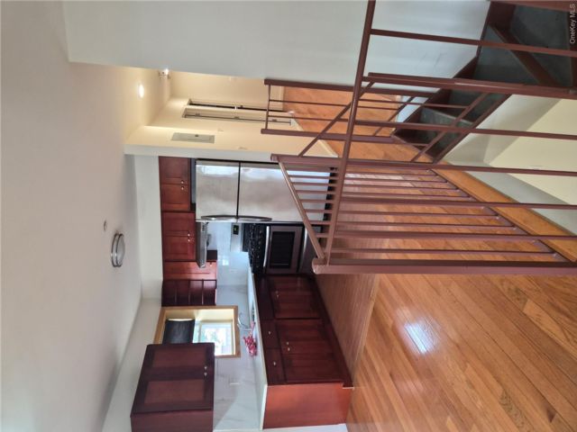  2 BR,  2.00 BTH &nbsp;Other style home in Bayside