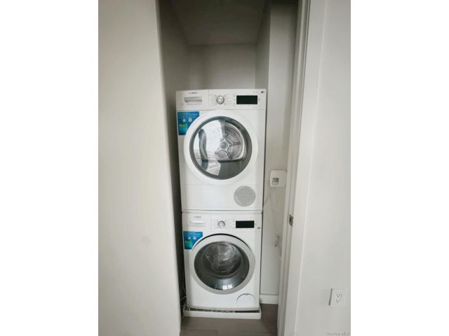 [PHOTO]