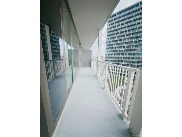 [PHOTO]