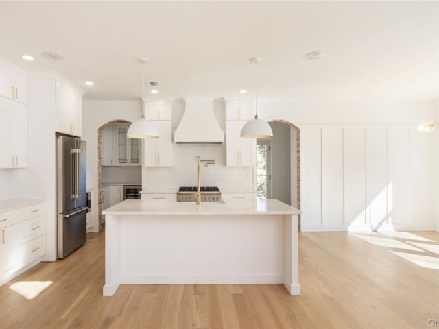 [PHOTO]