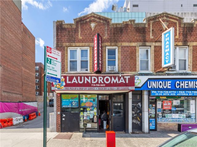  4 BR,  2.00 BTH &nbsp;Other style home in Astoria