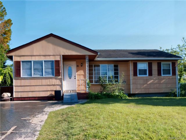  3 BR,  1.00 BTH &nbsp;Ranch style home in Centereach