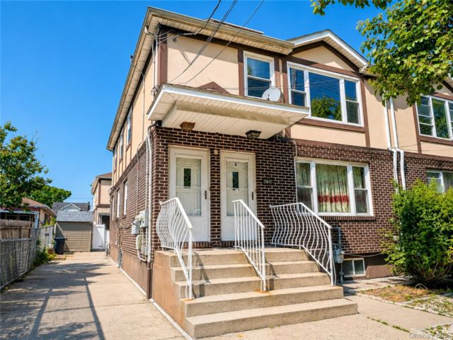  3 BR,  1.00 BTH &nbsp;Other style home in Jamaica