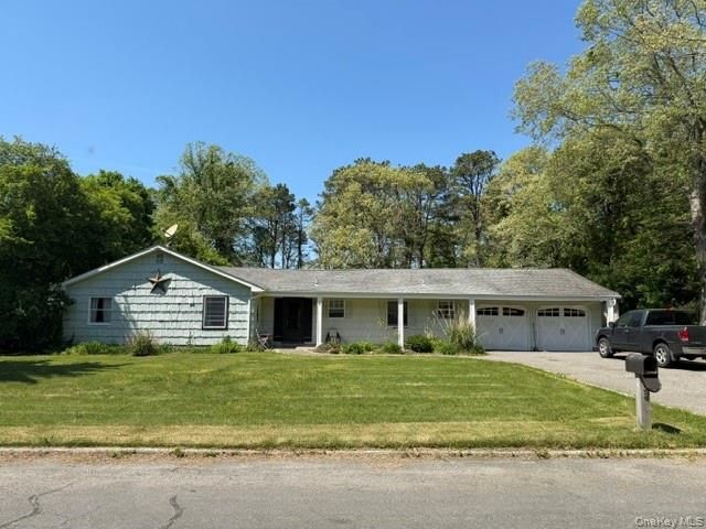  4 BR,  2.00 BTH &nbsp;Ranch style home in Port Jefferson Station