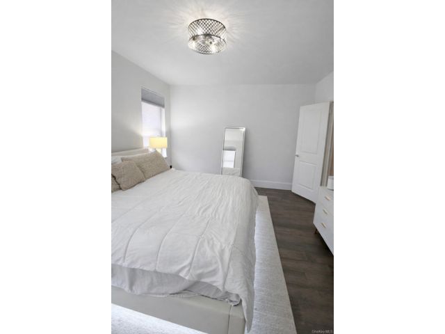 [PHOTO]
