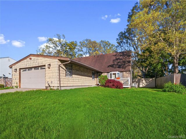 [Selden Real Estate, listing number 7289052]