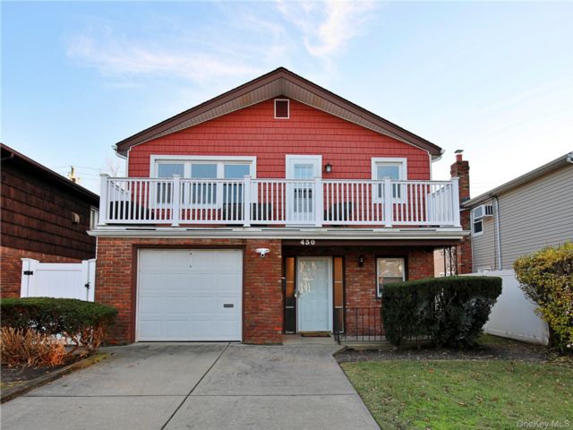  2 BR,  1.00 BTH &nbsp;Modern style home in Long Beach