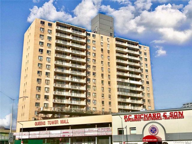 Studio,  0.00 BTH &nbsp;Commercial style home in Rego Park