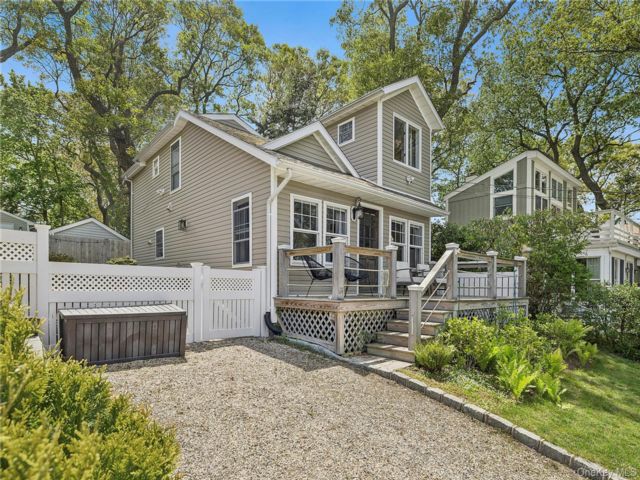 [Sound Beach Real Estate, listing number 7289296]