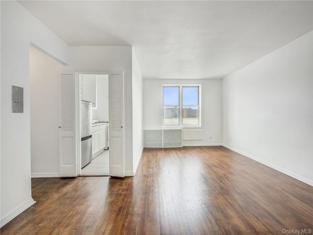 1 BR,  1.00 BTH &nbsp;Other style home in Rego Park