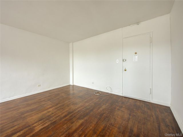 [PHOTO]