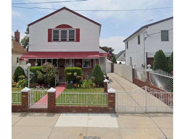 4 BR,  2.00 BTH &nbsp;Colonial style home in Queens Village