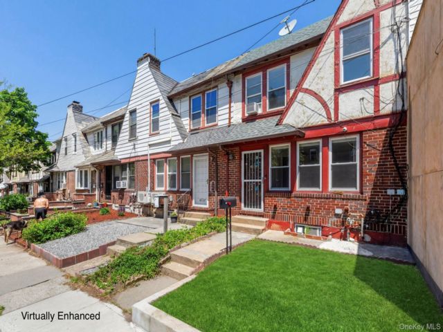 3 BR,  2.00 BTH &nbsp;Other style home in Forest Hills