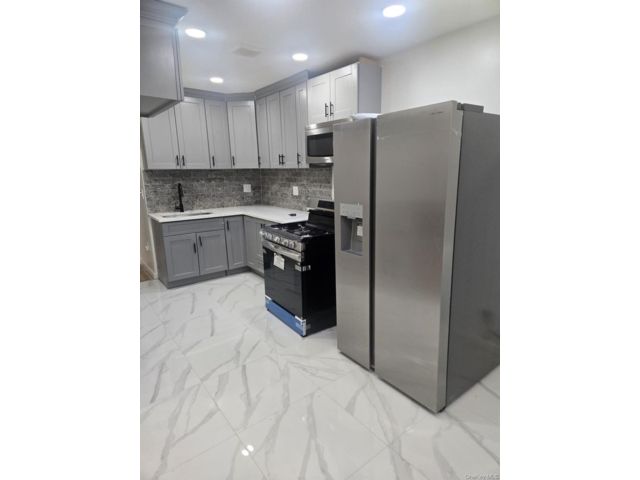  2 BR,  1.00 BTH &nbsp;House style home in Canarsie