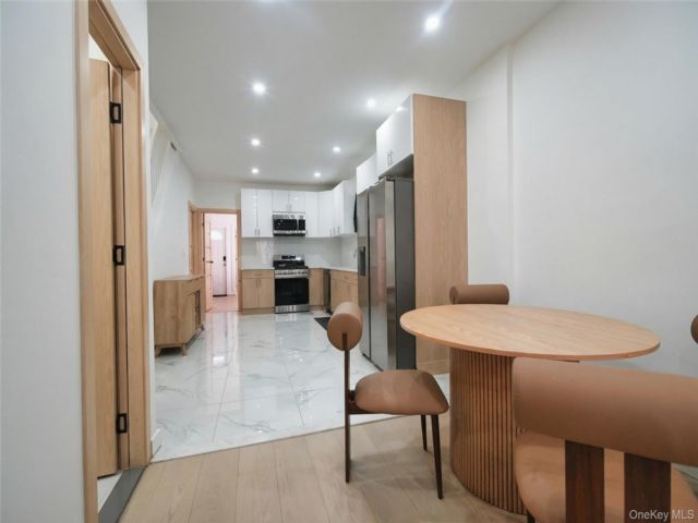  4 BR,  3.00 BTH &nbsp;Other style home in Brooklyn