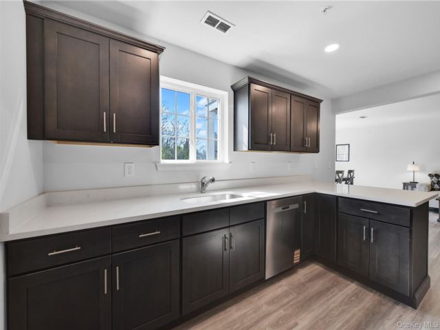 [Middletown Real Estate, listing number 7289728]