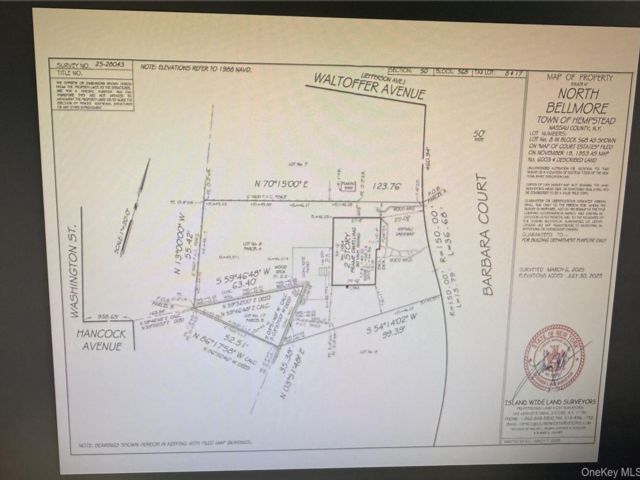  4 BR,  3.00 BTH &nbsp;Split level style home in North Bellmore