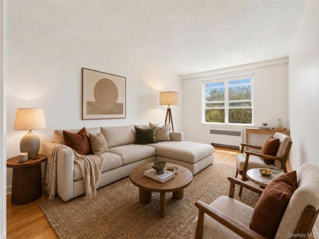[Parkchester Real Estate, listing number 7289934]