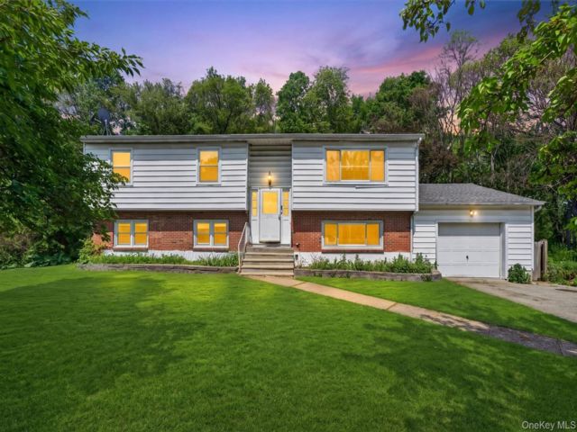 [New Windsor Real Estate, listing number 7290024]