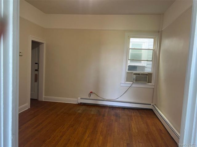  1 BR,  1.00 BTH &nbsp;House style home in Hicksville