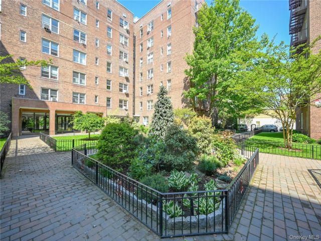  2 BR,  1.00 BTH &nbsp;Other style home in Forest Hills