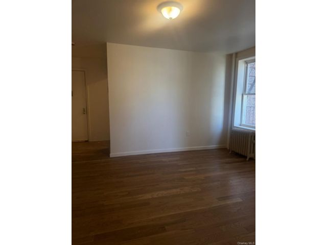  1 BR,  1.00 BTH &nbsp;Other style home in Yonkers