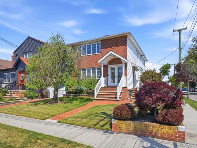 [Howard Beach Real Estate, listing number 7290133]