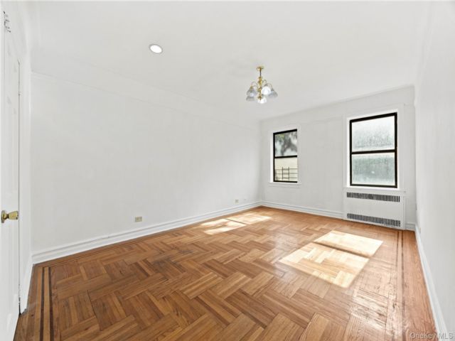  1 BR,  1.00 BTH &nbsp;Other style home in Jackson Heights