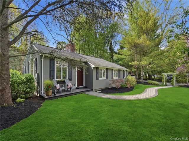  3 BR,  2.00 BTH &nbsp;Ranch style home in Huntington Bay