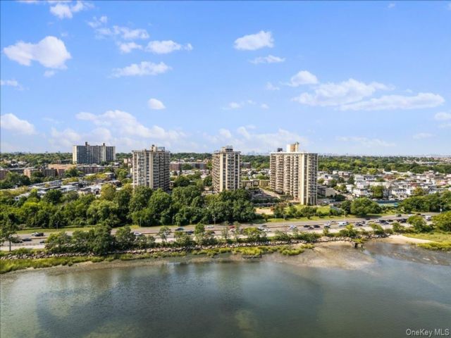  1 BR,  1.00 BTH &nbsp;Other style home in Bayside