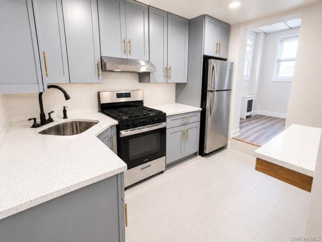  1 BR,  1.00 BTH &nbsp;Modern style home in Maspeth