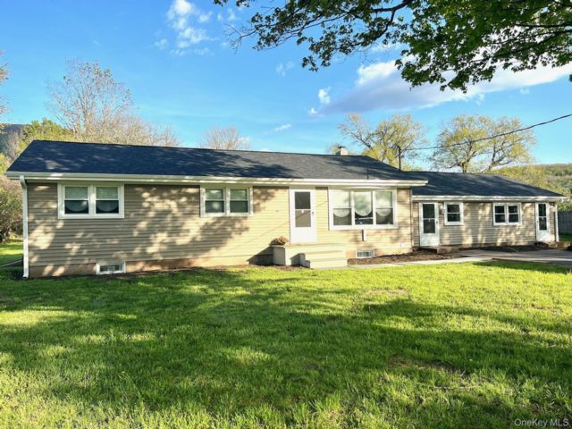  5 BR,  2.00 BTH &nbsp;Ranch style home in Windham