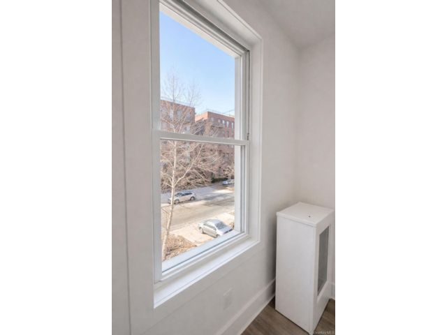  5 BR,  2.00 BTH &nbsp;Other style home in Fordham