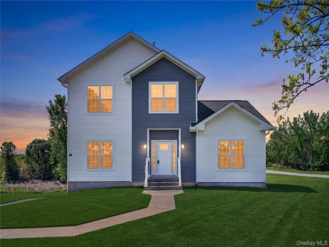 [Newburgh Real Estate, listing number 7290450]