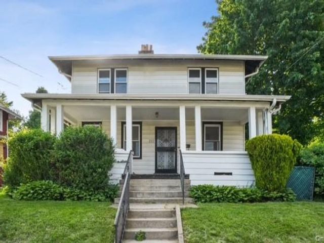  4 BR,  2.00 BTH &nbsp;Colonial style home in Mount Vernon