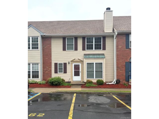  3 BR,  3.00 BTH &nbsp;Condo style home in Washingtonville