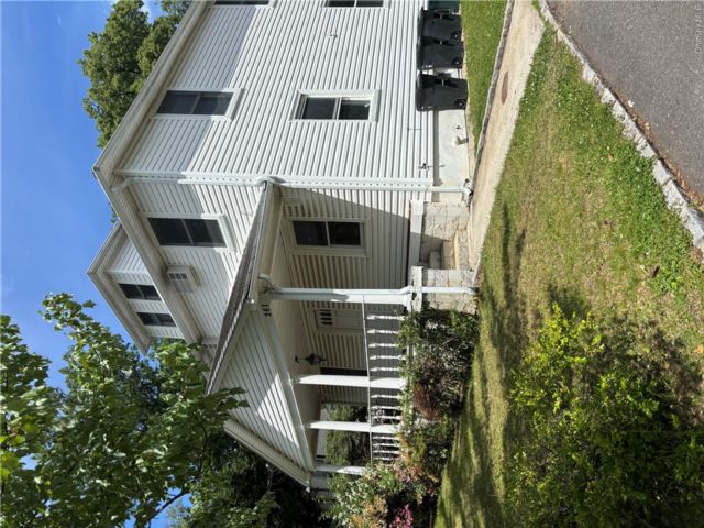  2 BR,  1.00 BTH &nbsp;House style home in Great Neck