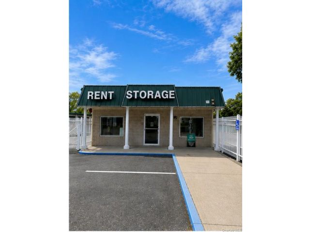 Studio,  0.00 BTH &nbsp;House style home in Center Moriches