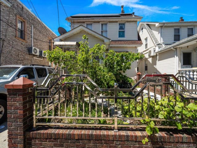  6 BR,  3.00 BTH &nbsp;House style home in South Ozone Park