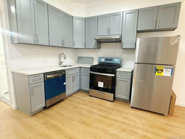  3 BR,  2.00 BTH &nbsp;Other style home in Astoria