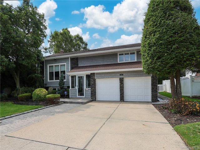  4 BR,  3.00 BTH &nbsp;Hi ranch style home in Woodbury