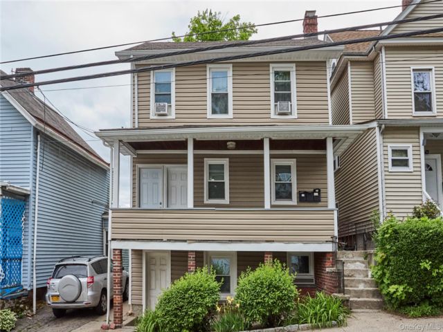  3 BR,  2.00 BTH &nbsp;House style home in Peekskill