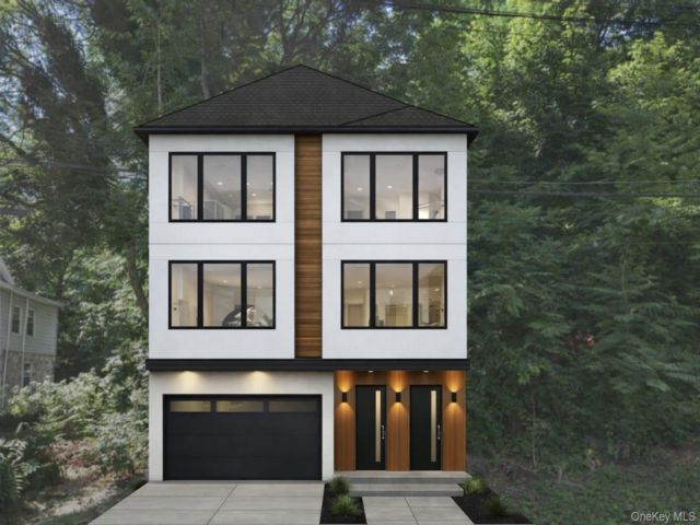  3 BR,  3.00 BTH &nbsp;A-frame style home in Mount Vernon