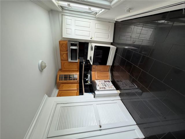  4 BR,  2.00 BTH &nbsp;Cape cod style home in Levittown