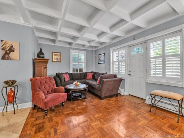  2 BR,  2.00 BTH &nbsp;Garden style home in Briarwood