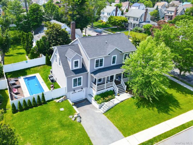  4 BR,  3.00 BTH &nbsp;Colonial style home in Port Chester