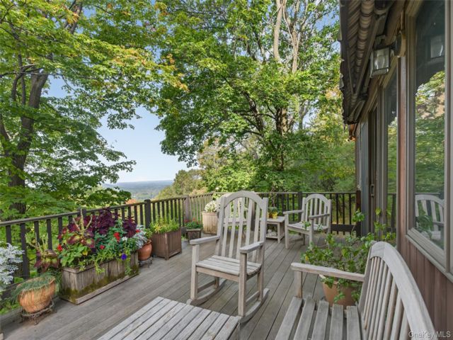 [PHOTO]