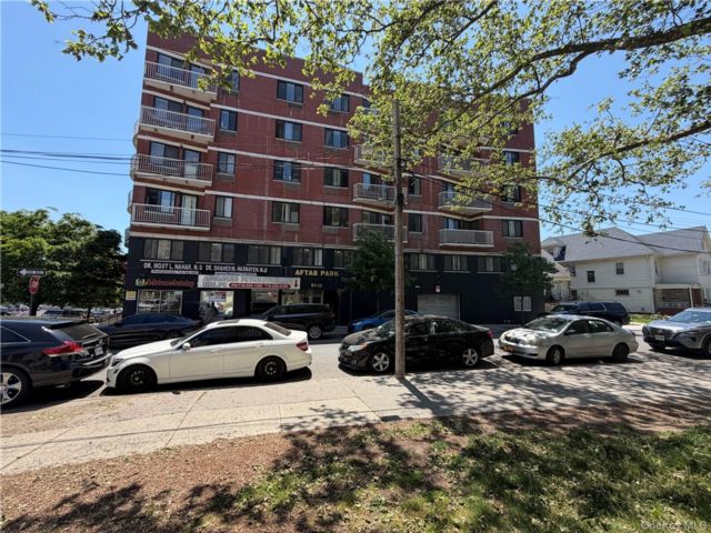  2 BR,  2.00 BTH &nbsp;Condo style home in Jamaica