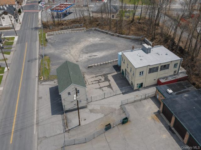 Studio,  0.00 BTH &nbsp;Commercial style home in Middletown