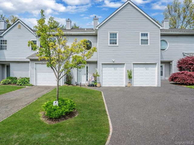  2 BR,  3.00 BTH &nbsp;Condo style home in Port Jefferson